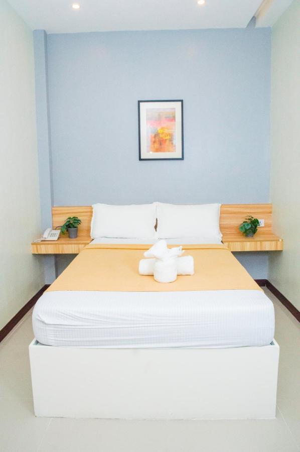 Elti Suites By Bluebookers Angeles Esterno foto