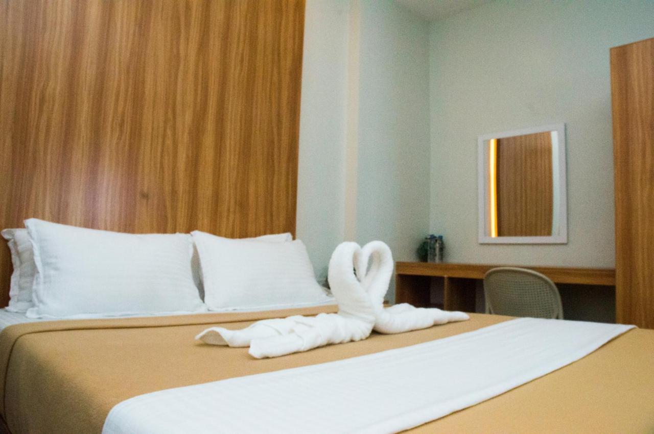 Elti Suites By Bluebookers Angeles Esterno foto