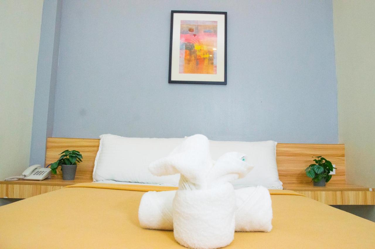 Elti Suites By Bluebookers Angeles Esterno foto