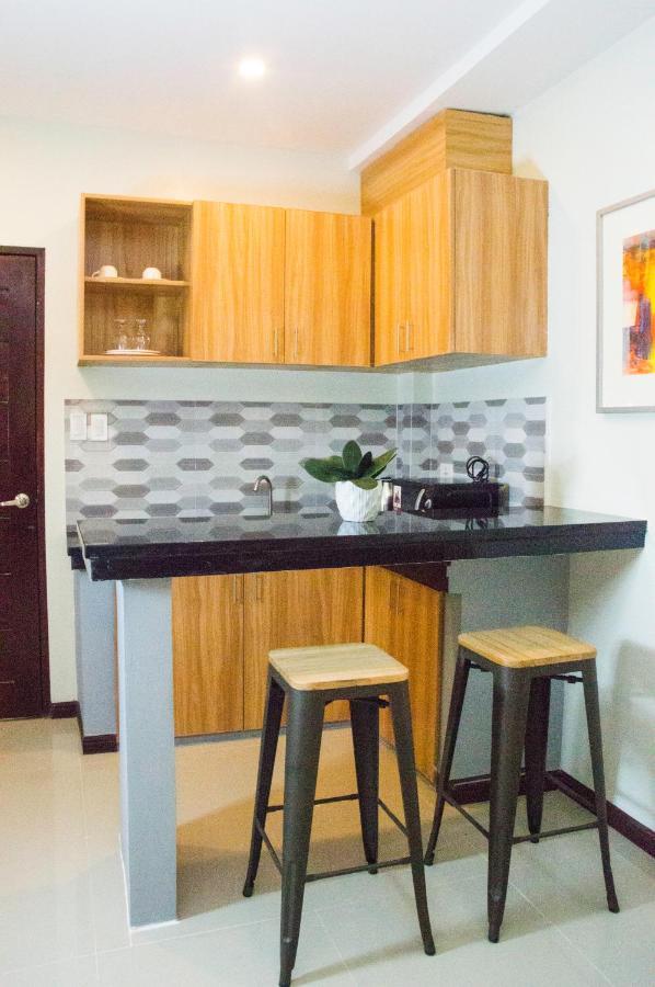 Elti Suites By Bluebookers Angeles Esterno foto